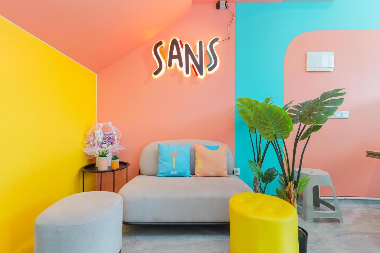Sans Hotel Clover Ace Surabaya By Reddoorz Luaran gambar